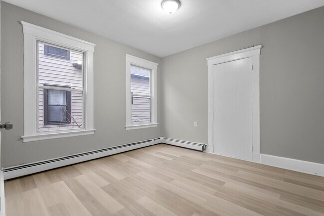 Building Photo - 260 Orchard St