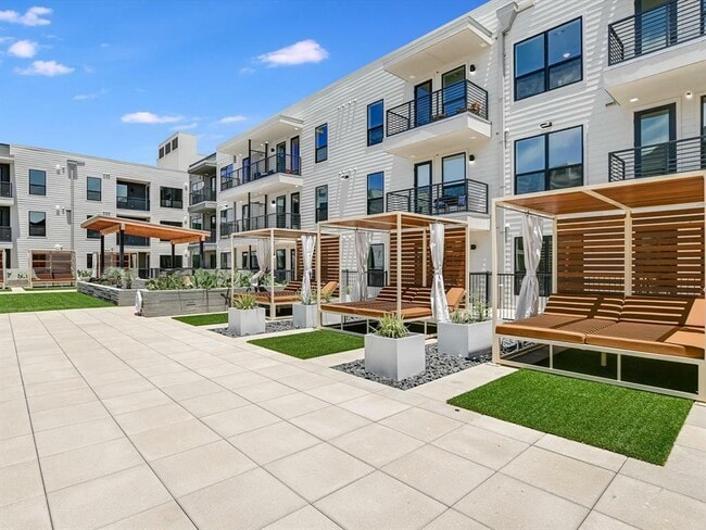 Building Photo - 1701 Simond Ave Ave