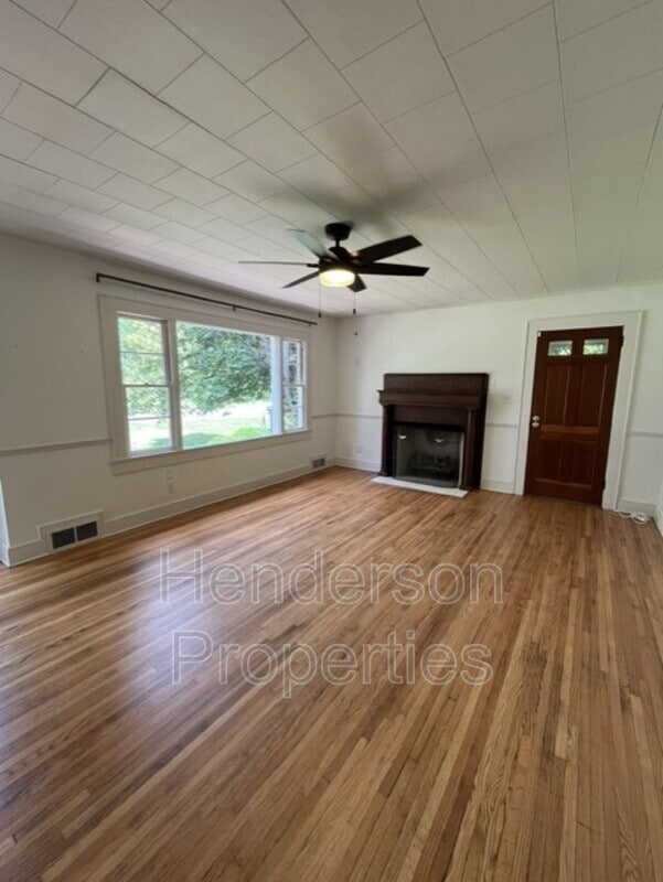 Building Photo - 1631 Maple Ave
