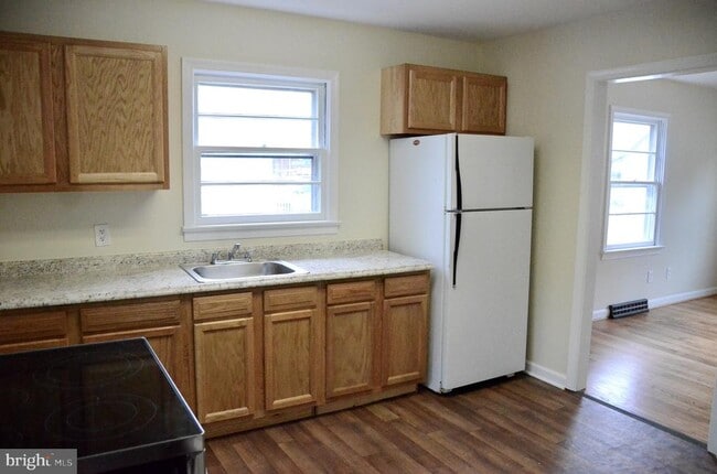 Building Photo - 1442 Rehling Dr