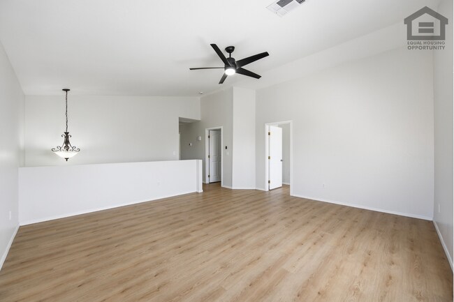 Building Photo - 4Bed + OFFICE + LOFT in Peoria! Ready for Immediate Move-In! -- FULLY REMODELED!