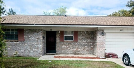 Building Photo - 337 E Evergreen Ave
