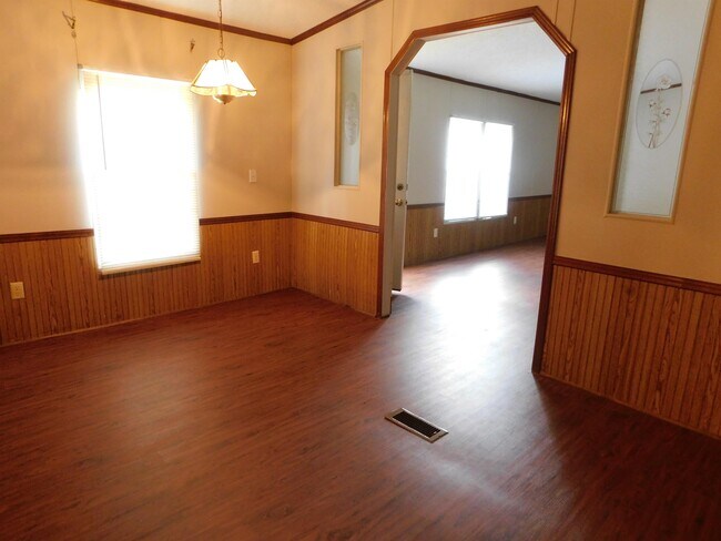 Building Photo - 482 Kelly Springs Rd