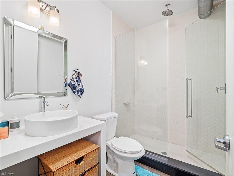 Guest Bathroom - 701 W Lakeside Ave