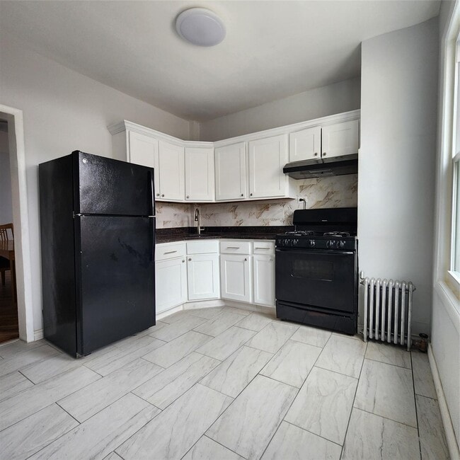 Building Photo - 89-21 172nd St