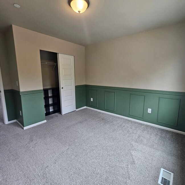 Building Photo - Beautiful 4-Bedroom Home with Spacious Loft, Fenced Yard & More!