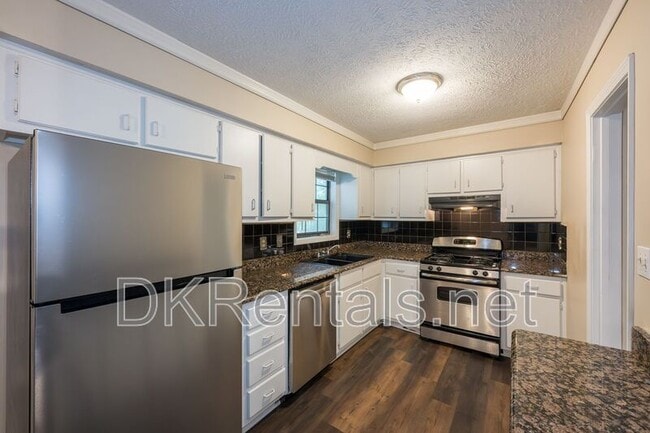 Building Photo - 3038 Courtney Dr