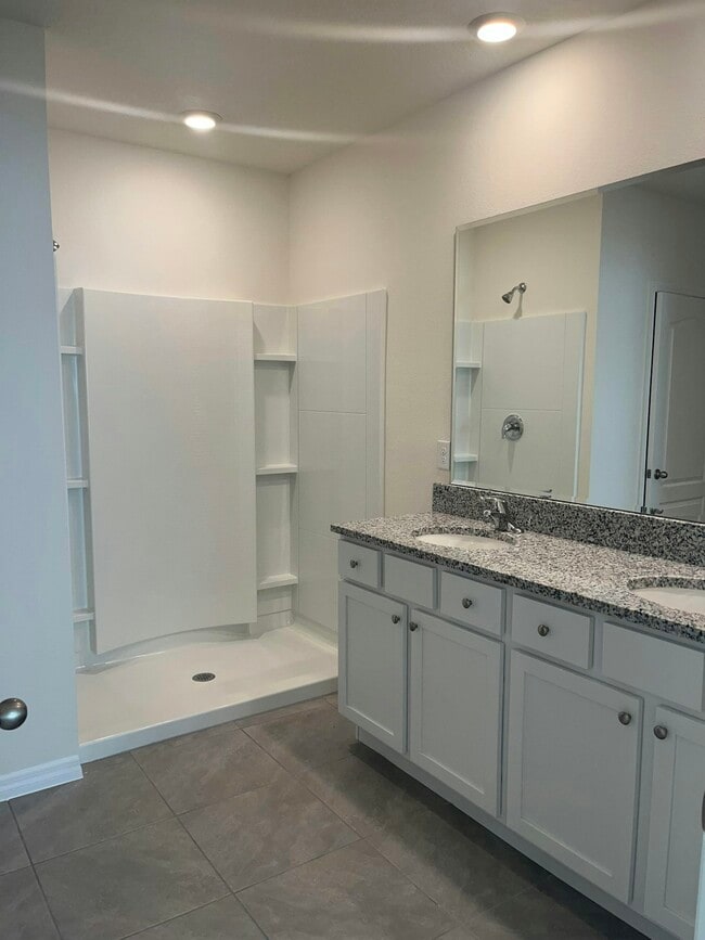 Building Photo - 1829 Red Rock Rd