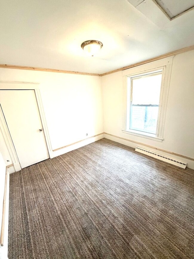 Building Photo - 516 N Porter St