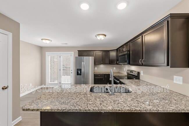 Building Photo - 301 Landrum Pl