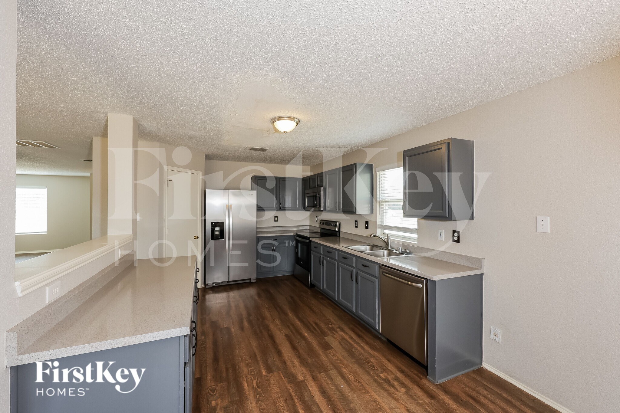 Building Photo - 761 Lowe Dr