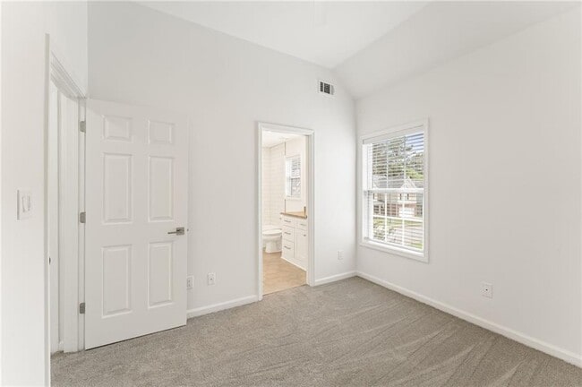 Building Photo - 2137 Berryhill Cir SE