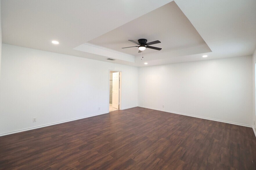 Building Photo - 1208 Creek Knoll