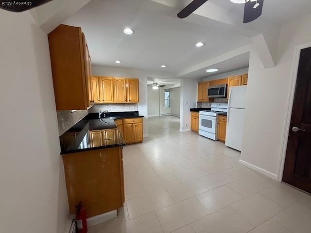 Building Photo - 487 5th Ave