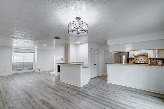 Building Photo - 778 Thicket Ln