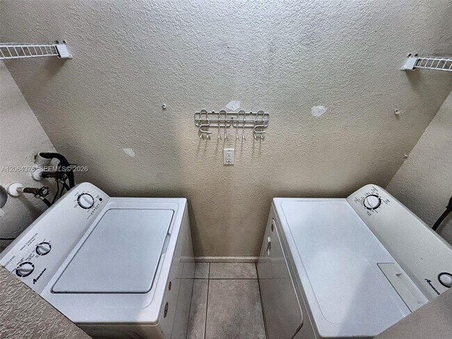 Building Photo - 14391 SW 120th Ct
