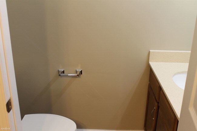 Building Photo - 2 br, 1.5 bath Townhome - 3229 Kirkman St # 1