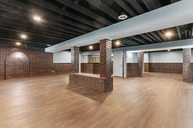 Building Photo - 4612 NW Bramble Trail