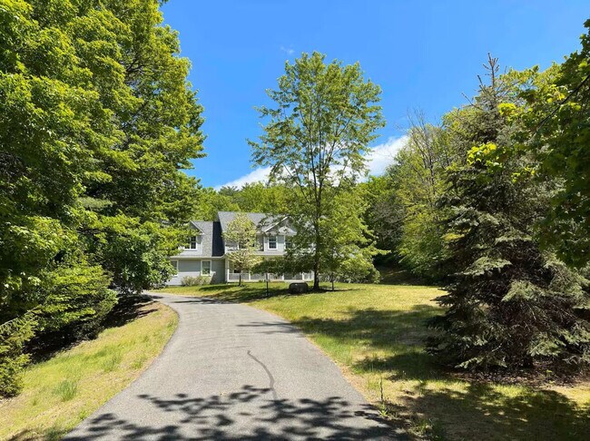 Building Photo - 184 Ruggles Rd