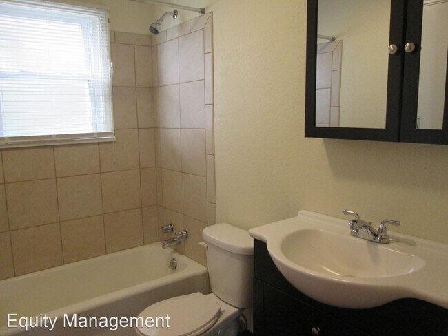 Building Photo - 2 br, 1 bath House - 820 Lincoln