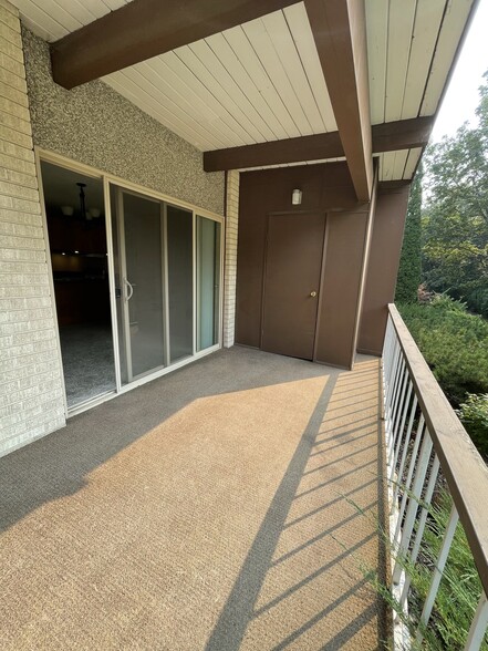 Building Photo - 1220 NW State St