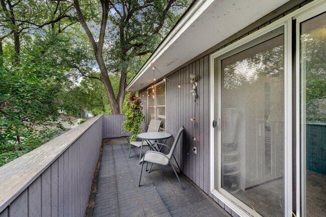 Building Photo - 4216 Brookside Ave