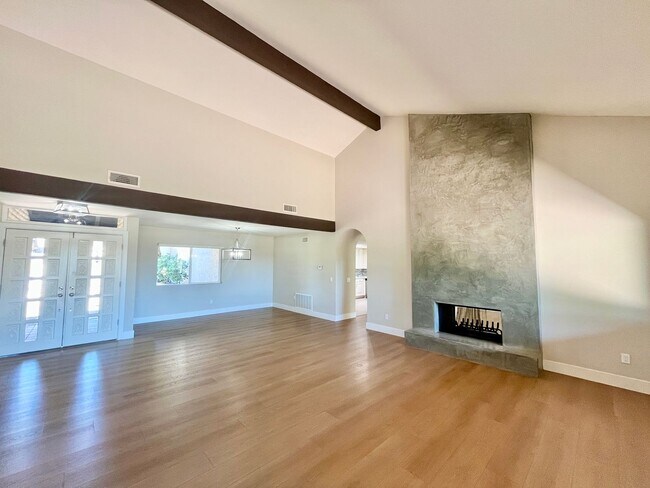 Building Photo - 17190 Tam O Shanter Dr
