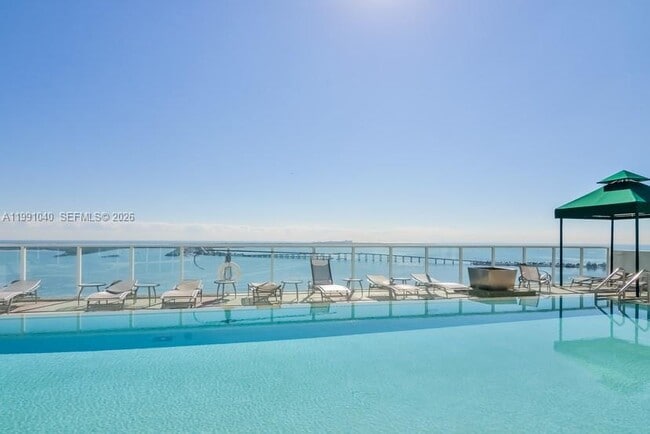 Building Photo - 218 SE 14th St