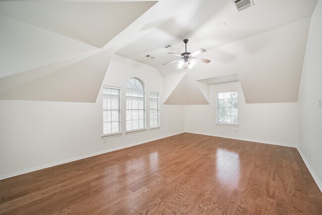 Building Photo - 14015 Falcon Heights Dr