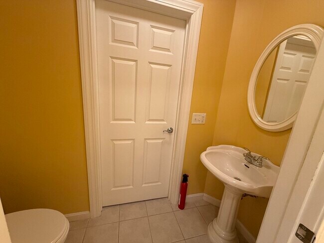 Building Photo - 6 Woodman Way