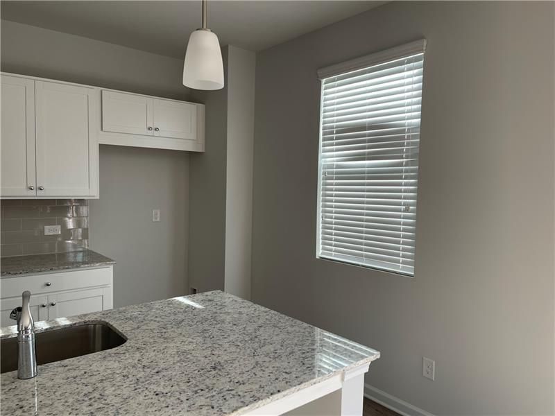 Building Photo - 240 Summerwood Ln