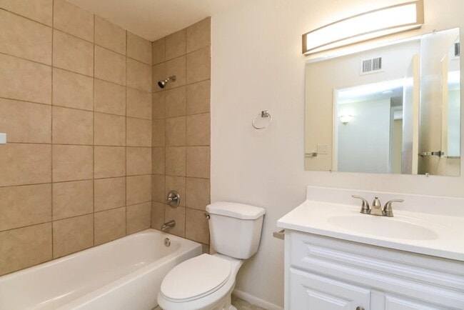 Building Photo - 7421 E Belleview St