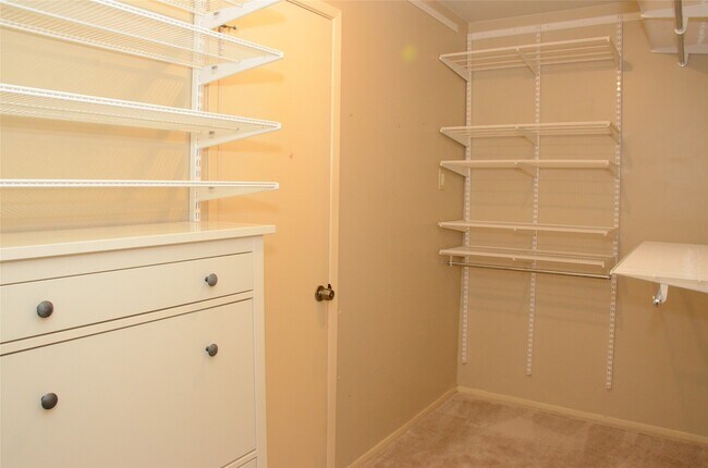 Building Photo - 3002 N Blue Meadow Cir