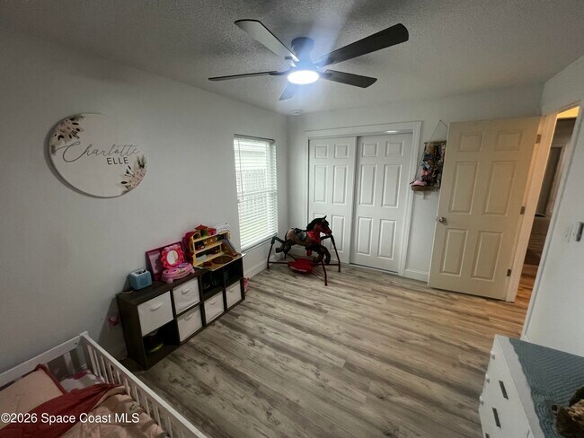 Building Photo - 2300 Hickory Dr