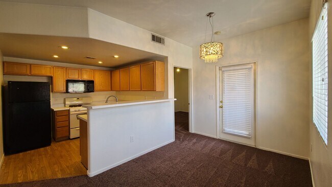 Building Photo - 2 Bedroom Condo located in Southwest Las Vegas