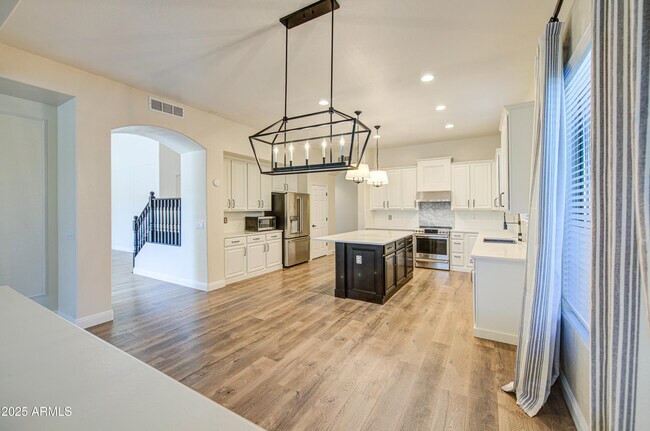 Building Photo - 4564 S Maverick Ct