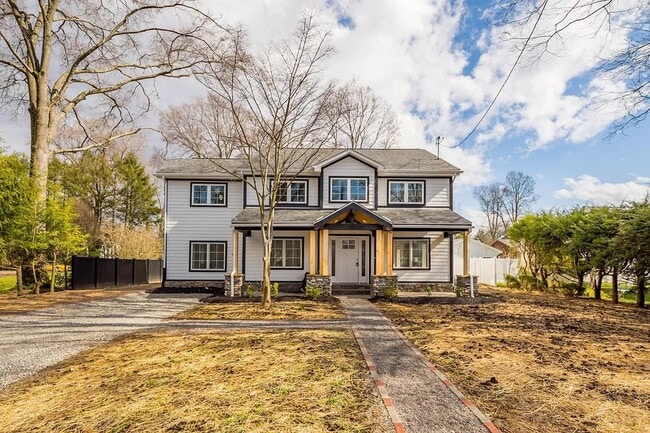 Building Photo - 5 Bed 5 Bath Single Family Home in Edgeworth