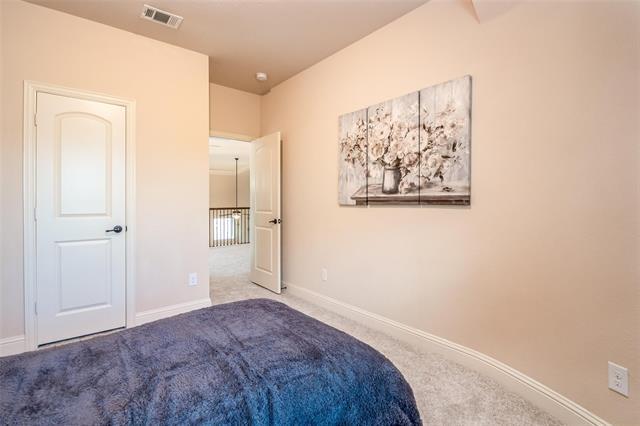 Building Photo - 8436 Town Walk Dr