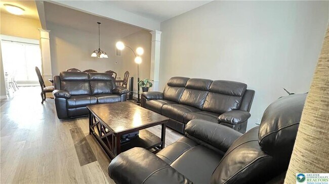 Building Photo - 8495 Putnam Ct