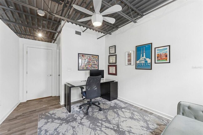 Building Photo - 5008 S MacDill Ave