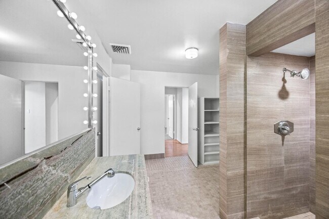 Building Photo - 255 Camino Buena Vista