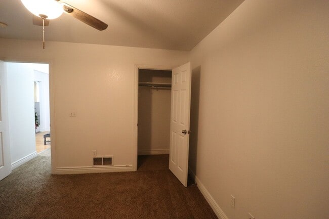 Building Photo - Spacious home for rent!