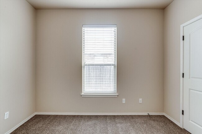 Building Photo - Beautiful 3 Bedroom Townhome Located in Georgetown, TX!