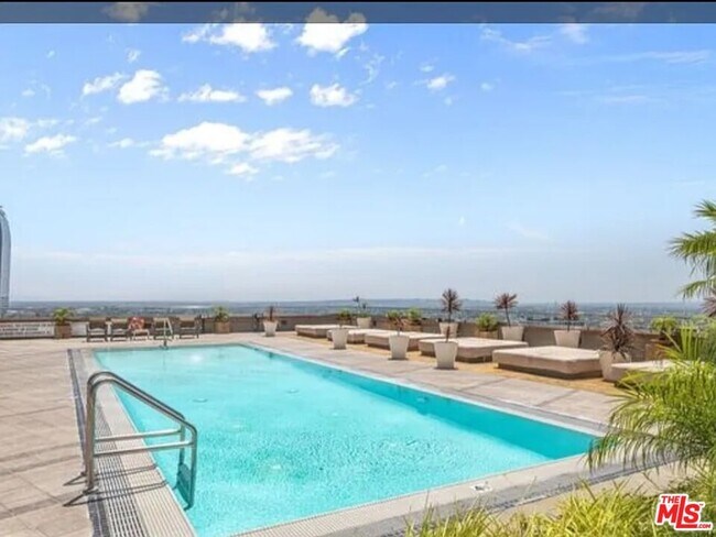 Building Photo - 1100 Wilshire Blvd