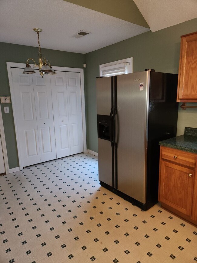 Building Photo - Great West Georgia Rental