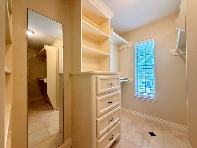 Building Photo - 5124 Carefree Dr