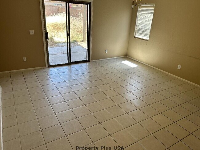 Building Photo - "Charming 3-Bed Oasis with 2 Baths in Maricopa – Cozy 1,276 Sq Ft Haven!"