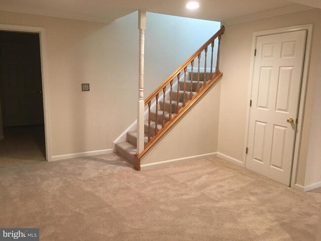 Building Photo - 5430 Ashleigh Rd