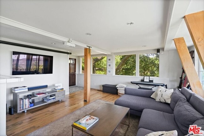 Building Photo - 22013 Alta Dr