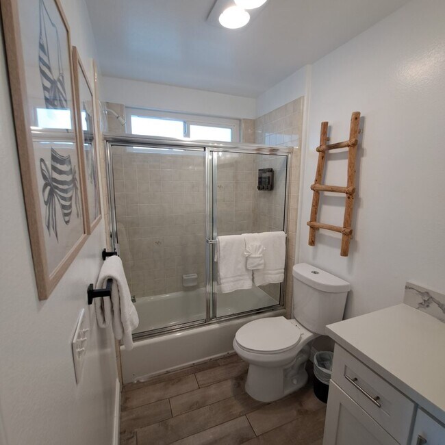 Building Photo - 828 Ostend Ct